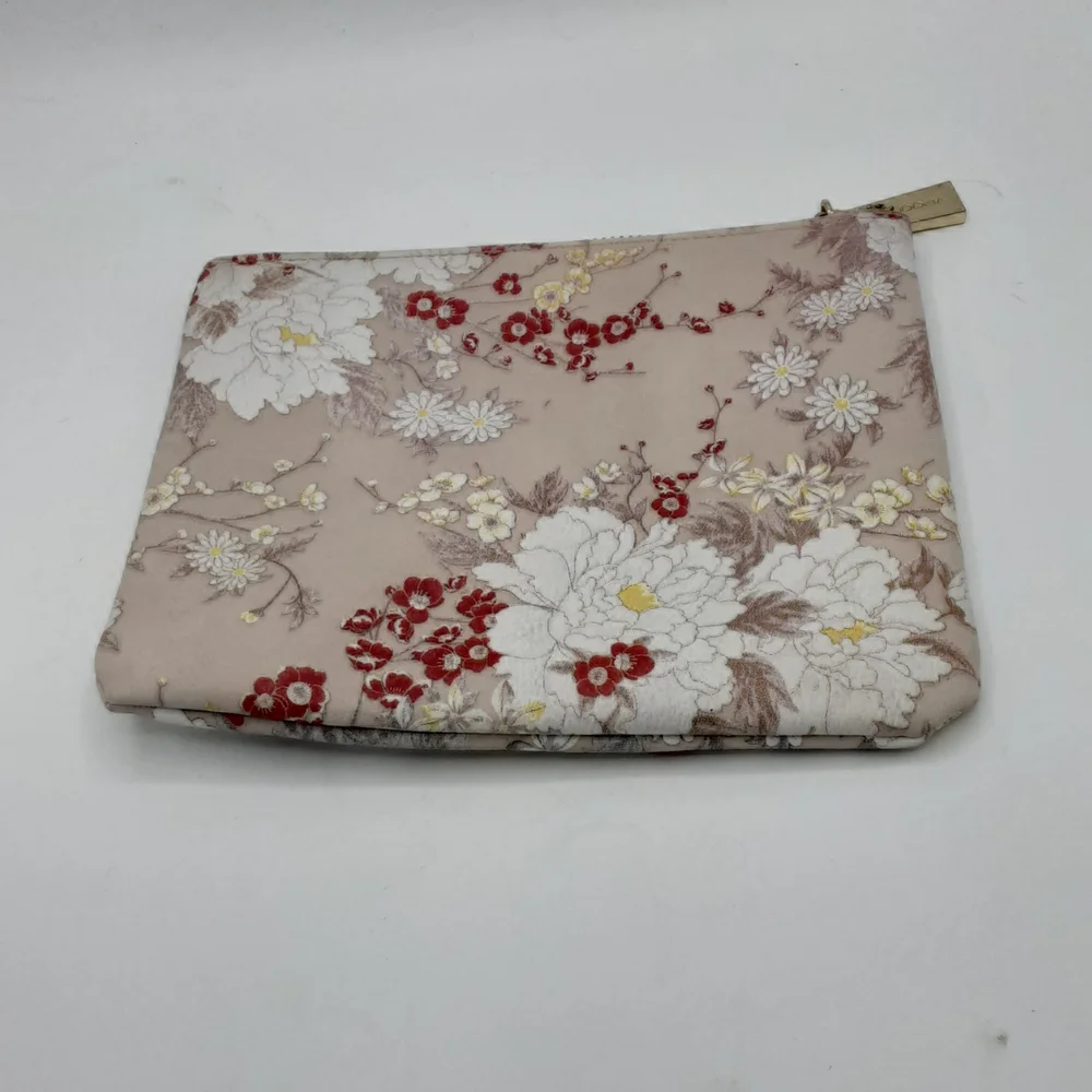Big Buddha Wild Flowers Floral Cosmetics Travel Bag.